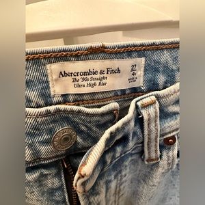 Abercrombie The 90’s Straight jeans